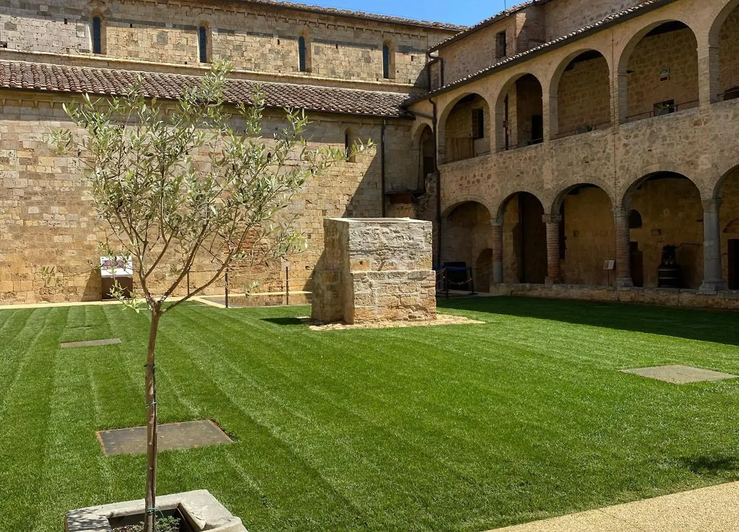 Ostello Contessa Ava Dei Lambardi Monteriggioni