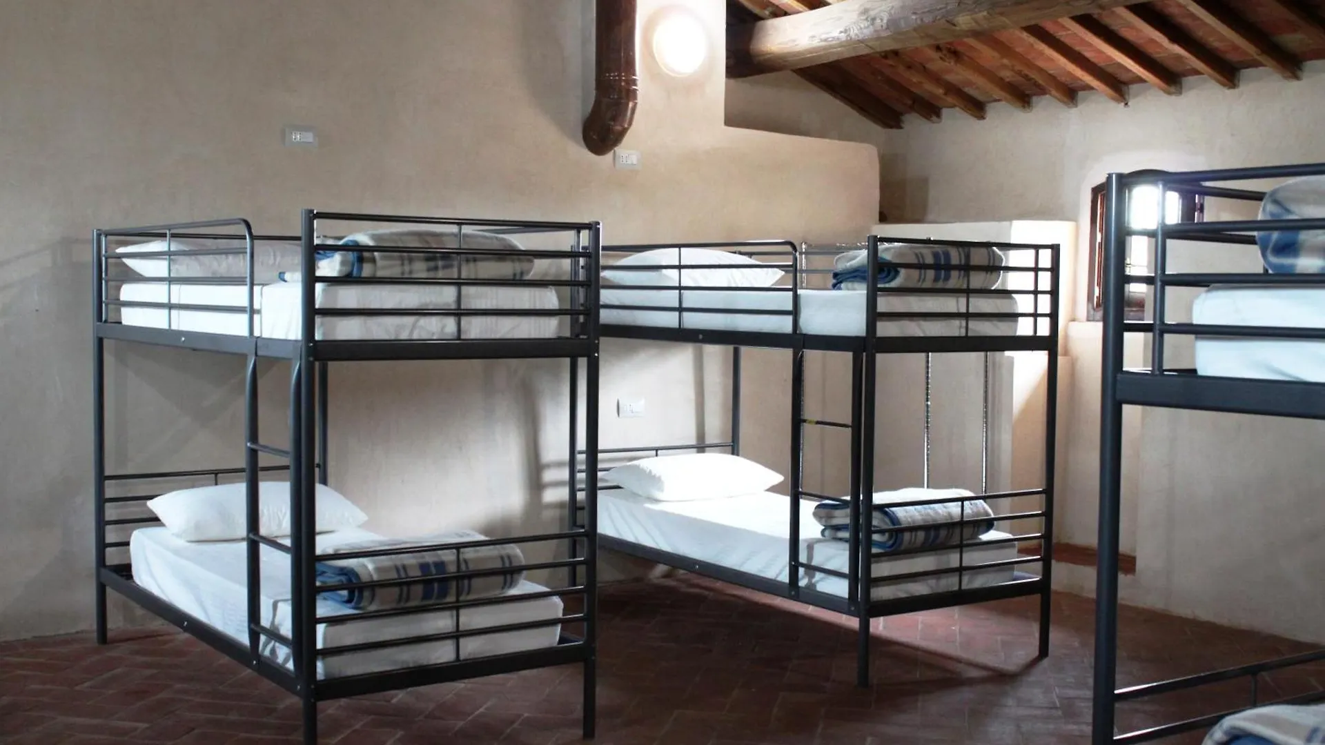 Ostello Contessa Ava Dei Lambardi 蒙特里久尼 旅馆