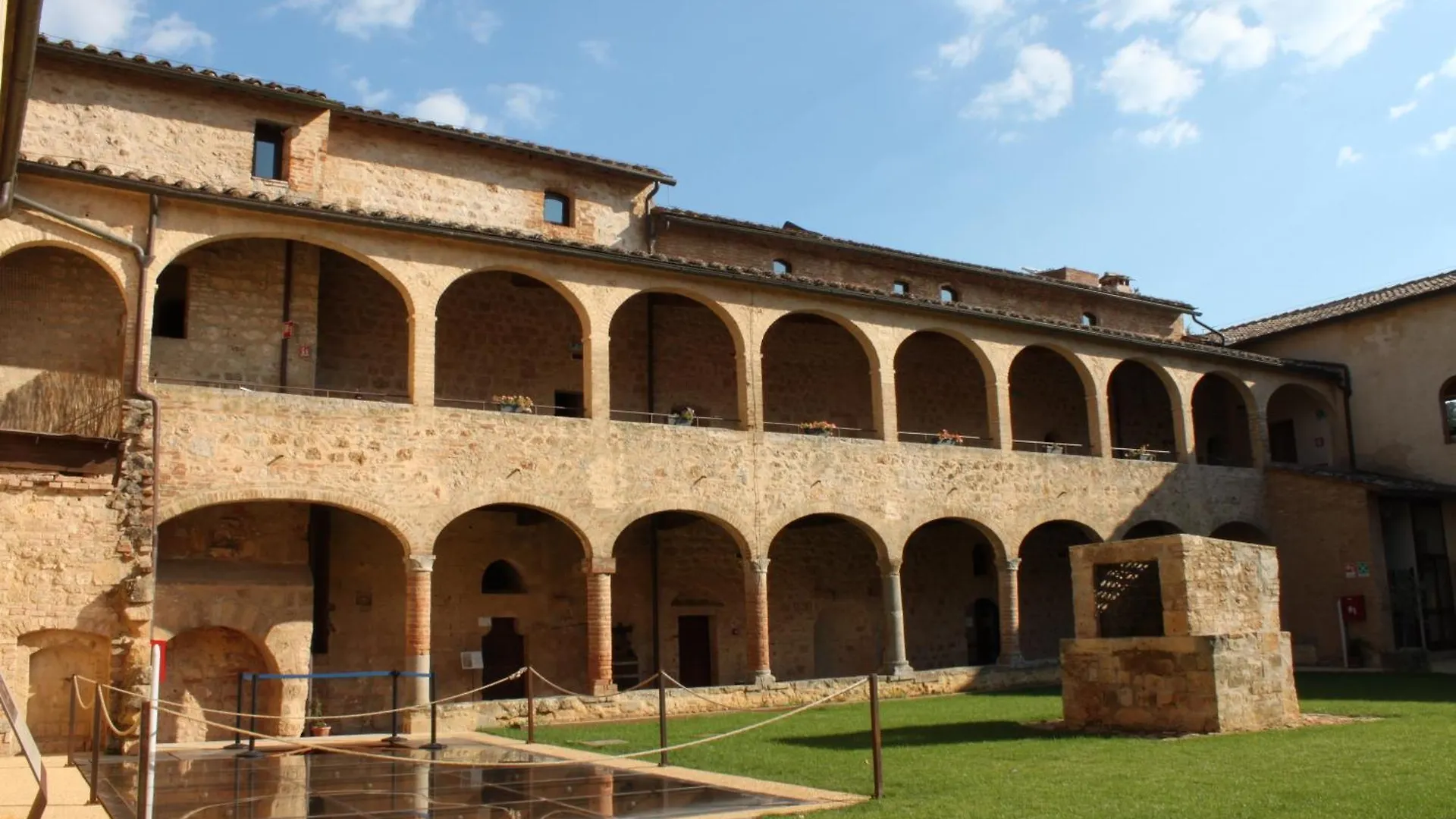 Ostello Contessa Ava Dei Lambardi Monteriggioni